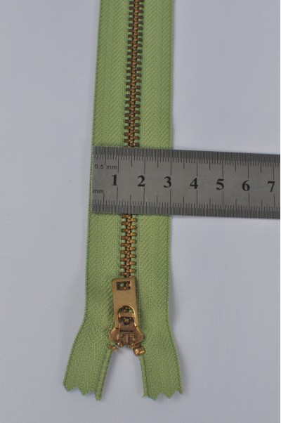 ZIP041  4號拉鏈  密尾拉鏈  金屬拉鏈 拉鏈  不設單獨拉鍊訂購 側面照